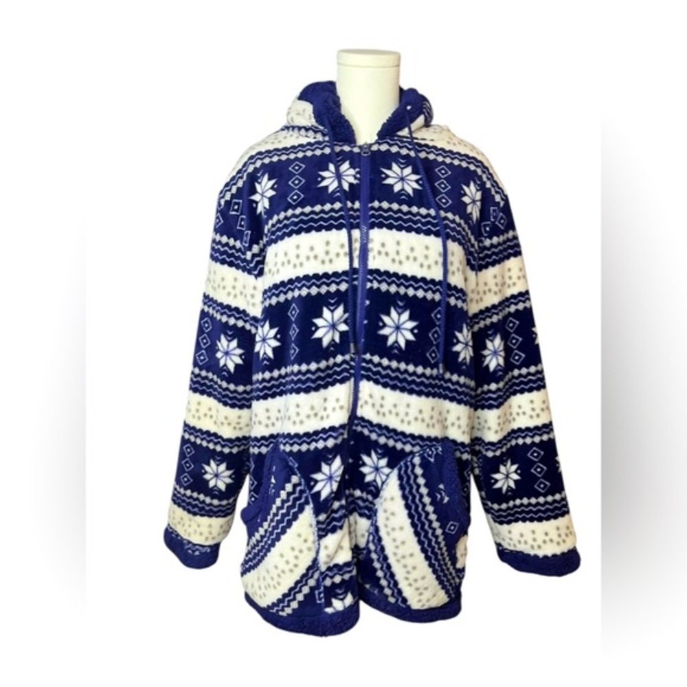 ~ Trail Crest Navy and White 100 % Polyester Snowflake Patterned Jacket‎ S…